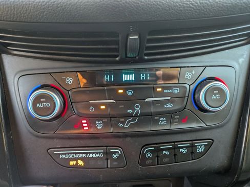 Used 2019 Ford Escape Titanium AWD/4WD image 18