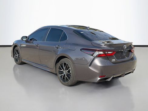 Used 2024 Toyota Camry SE image 5