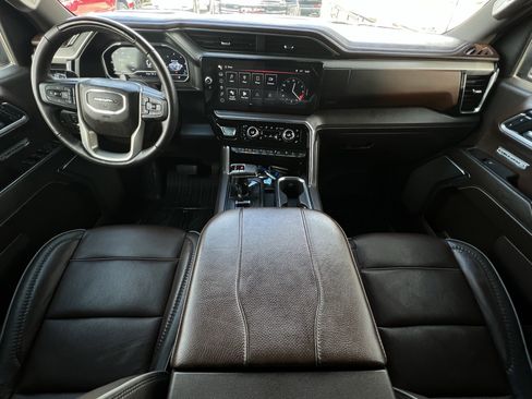 Used 2024 GMC Sierra 1500 Denali Ultimate image 9