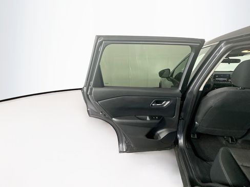 Used 2025 Nissan Rogue SV FWD image 25