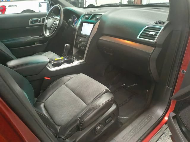 Used 2015 Ford Explorer XLT w/ Equipment Group 202B AWD/4WD image 23