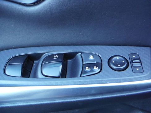 Used 2022 Nissan Sentra SR w/ SR Premium Package FWD image 13