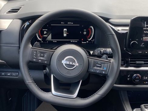 New 2025 Nissan Pathfinder Platinum w/ Black Appearance Package image 40