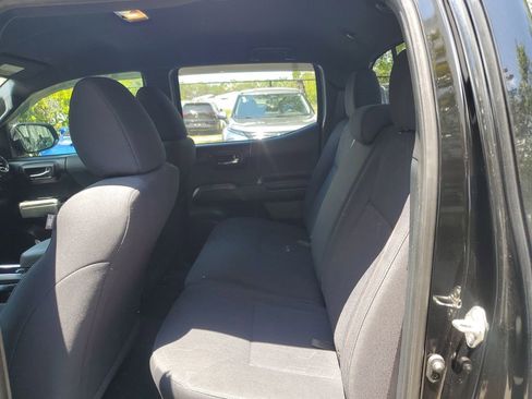 Used 2017 Toyota Tacoma TRD Sport w/ Tow Package RWD image 13