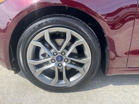 Used 2017 Ford Fusion SE w/ Equipment Group 201A image 17