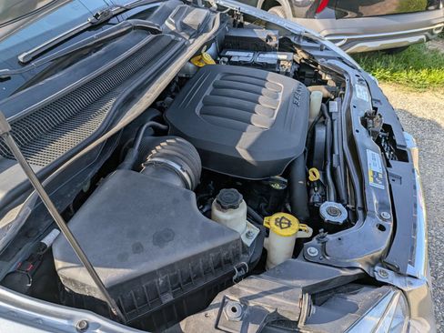 Used 2019 Dodge Grand Caravan SXT FWD image 14