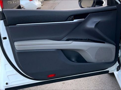 Used 2024 Toyota Camry LE w/ Convenience Package image 21