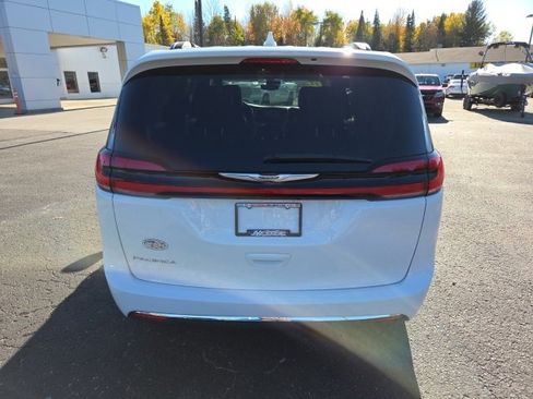 Used 2022 Chrysler Pacifica Touring-L image 73