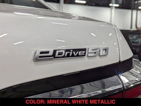 New 2025 BMW i7 eDrive50 w/ Premium Package image 16