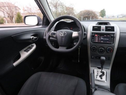 Used 2013 Toyota Corolla S image 19