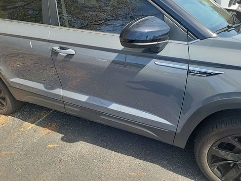 Used 2024 Volkswagen Taos SE image 7