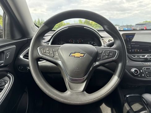 Used 2023 Chevrolet Malibu LT FWD image 15