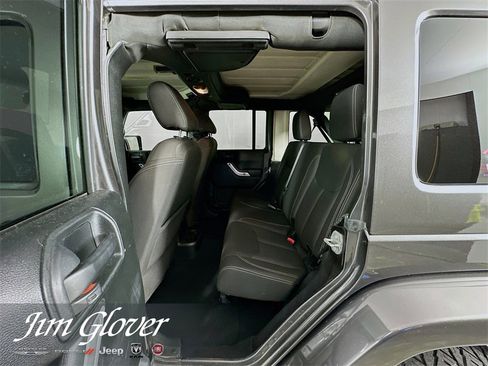 Used 2017 Jeep Wrangler Unlimited Sahara w/ Connectivity Group image 16