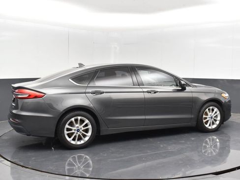 Used 2019 Ford Fusion SE FWD image 20