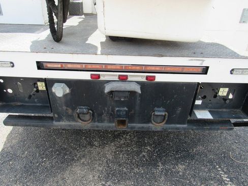 Used 2017 Ford F550 2WD Crew Cab Super Duty image 25