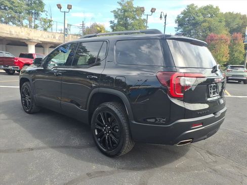 Used 2023 GMC Acadia SLT w/ Elevation Edition image 5