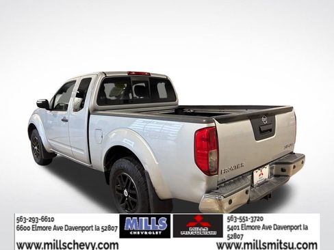 Used 2015 Nissan Frontier SV w/ SV Value Truck Package AWD/4WD image 7