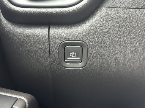 Used 2022 Chevrolet Silverado 1500 Custom Trail Boss image 26