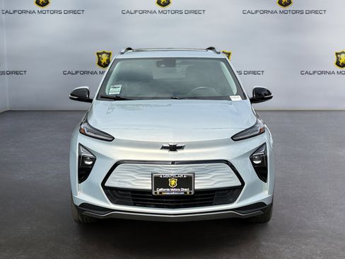 Used 2023 Chevrolet Bolt EUV Premier w/ Sun & Sound Package image 8