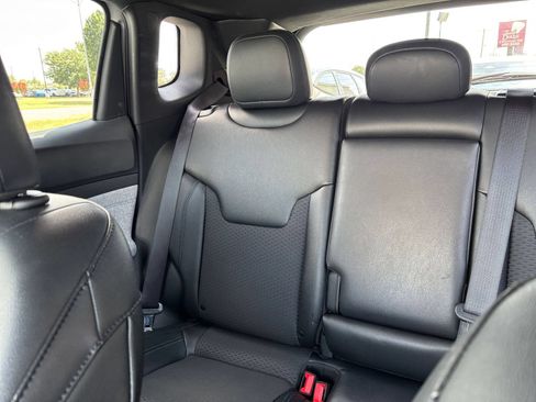 Used 2025 Jeep Compass Latitude AWD/4WD image 41