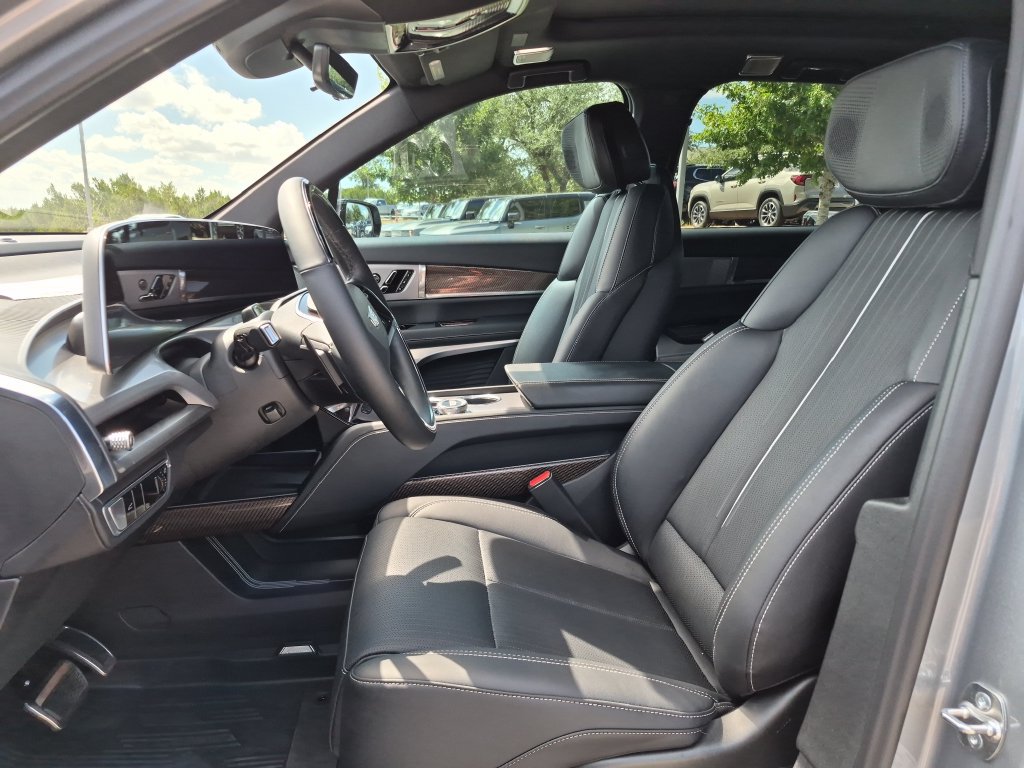 Used 2026 Cadillac Vistiq Sport AWD/4WD image 17