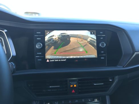 Certified 2021 Volkswagen Jetta SEL Premium image 28