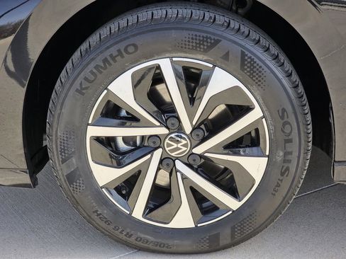 Used 2025 Volkswagen Jetta S image 8