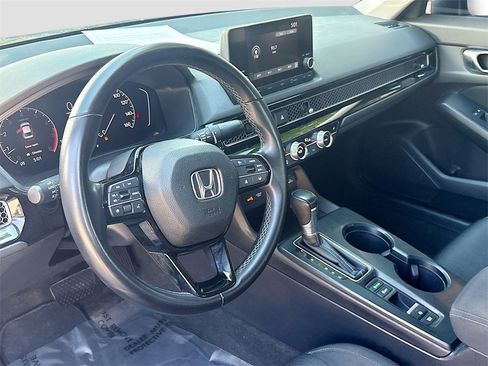 Used 2022 Honda Civic EX image 9