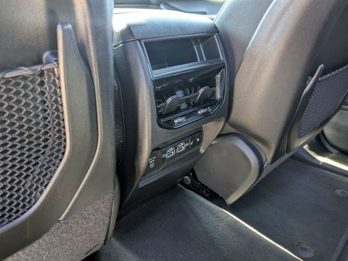 Used 2025 Jeep Grand Cherokee Limited AWD/4WD image 28