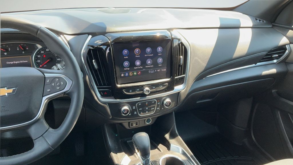 Used 2023 Chevrolet Traverse LT FWD image 8