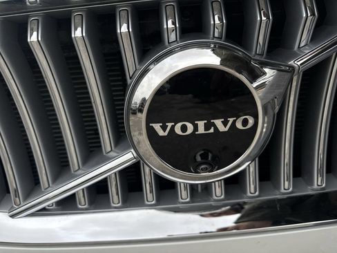 Used 2025 Volvo XC90 T8 Plus w/ Protection Package Premier image 32