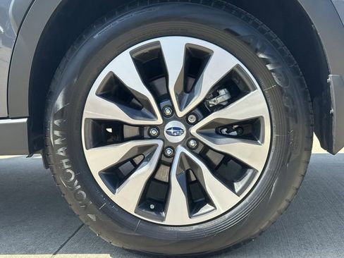Used 2025 Subaru Outback Touring XT w/ Tech Package 2 AWD/4WD image 9