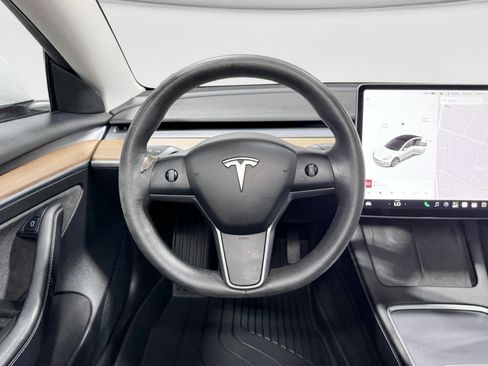 Used 2022 Tesla Model 3 Long Range AWD/4WD image 8