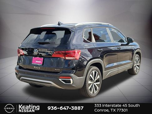 Used 2022 Volkswagen Taos SE image 3