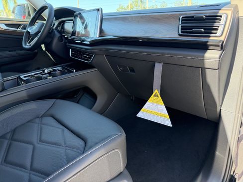 New 2026 Volkswagen Atlas SE image 10