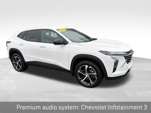 Used 2024 Chevrolet Trax RS w/ Driver Confidence Package image 17