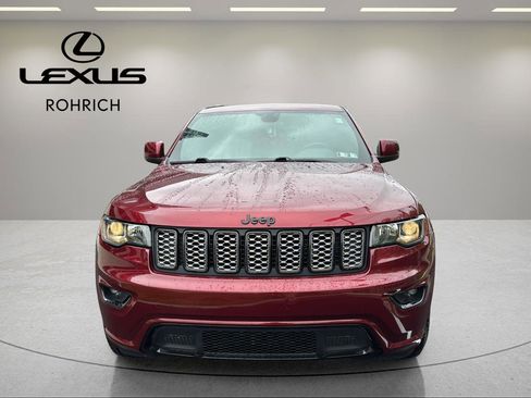 Used 2021 Jeep Grand Cherokee Laredo X AWD/4WD image 2