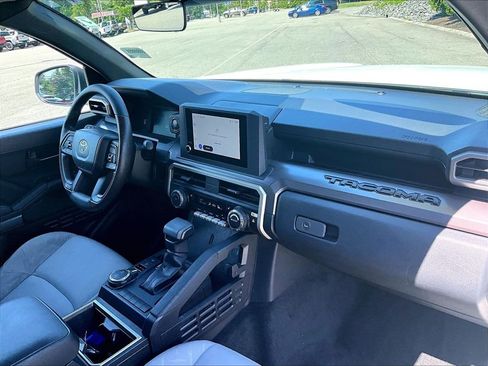 Used 2026 Toyota Tacoma SR5 AWD/4WD image 14