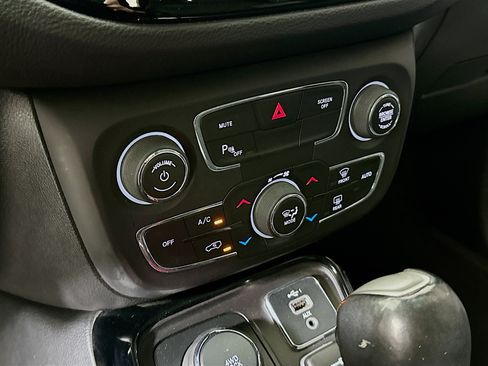 Used 2019 Jeep Compass Limited w/ Safety & Security Group AWD/4WD image 33