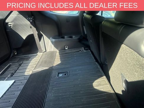 Used 2023 Toyota Highlander XSE FWD image 13