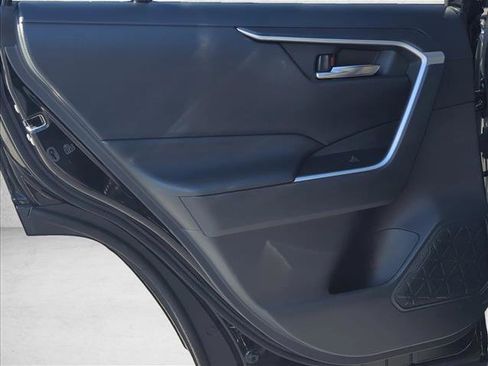 Used 2023 Toyota RAV4 SE image 17