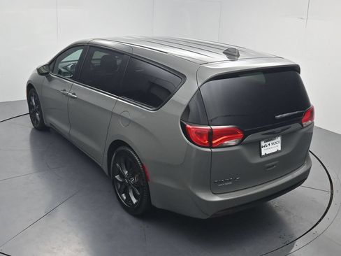 Used 2020 Chrysler Pacifica Touring w/ Advanced Safetytec Group FWD image 45