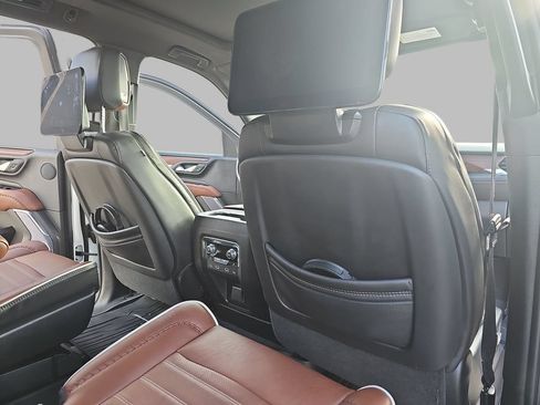 Used 2023 GMC Yukon XL Denali Ultimate w/ LPO, Floor Liner Package AWD/4WD image 14