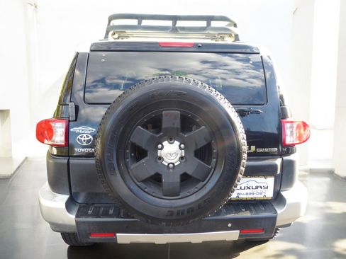 Used 2007 Toyota FJ Cruiser 4WD w/ Upgrade Pkg 2 image 9