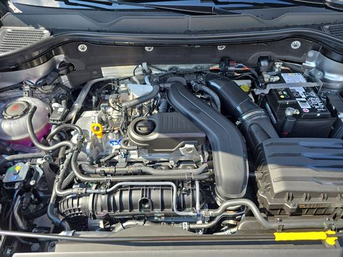 New 2025 Volkswagen Taos S image 28