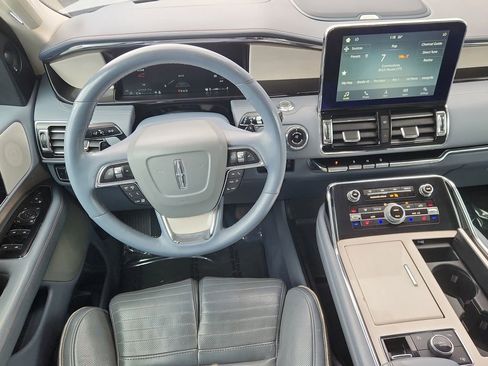 Used 2018 Lincoln Navigator Black Label AWD/4WD image 13