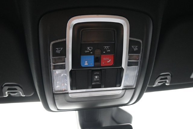 Used 2025 RAM 1500 Laramie AWD/4WD image 11