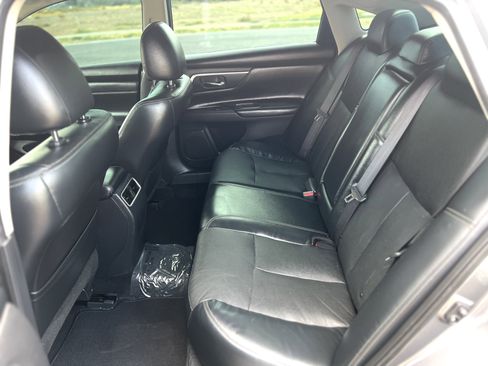 Used 2017 Nissan Altima 2.5 SL w/ Moonroof Package image 16