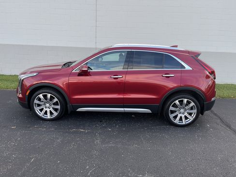 Used 2019 Cadillac XT4 Premium Luxury w/ Technology Package image 3