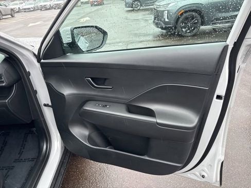 Used 2026 Hyundai Kona SE image 8